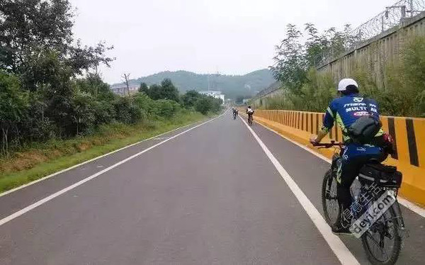 PG娱乐电子·游戏官网史上最全武汉绿道汇总！去这里骑行、慢跑、快走这个月可以瘦十(图11)